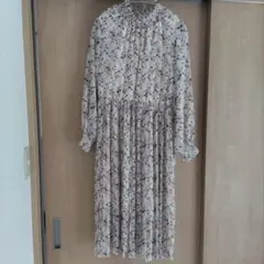 アルシーヴ archives シフォンプリーツワンピース　M　小花柄