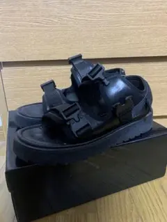 バックル付きブラックサンダル ETELIO
