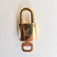 ルイヴィトン 南京錠 ゴールド
