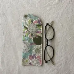 ハンドメイド　メガネケース　　　　　　　　　　　　　　リバティ　スモールスザンナ