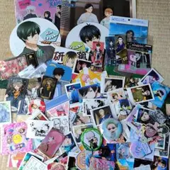 アニメ　ノンジャンル　紙類、缶バッジ　グッズ　まとめ売り　2　100点以上！