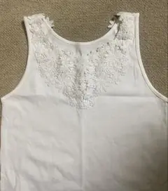 ホワイト刺繍タンクトップ
