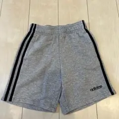 adidas グレー ハーフパンツ 3本ライン　140cm アディダス