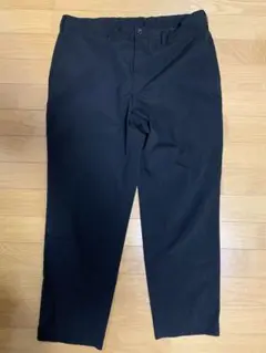 黒のスラックス 前開きファスナー付き