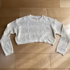 シーン　透かし編みニット