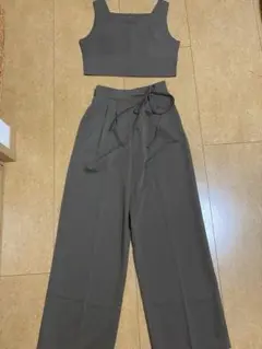 ダークグレー クロップドセットアップ sサイズ