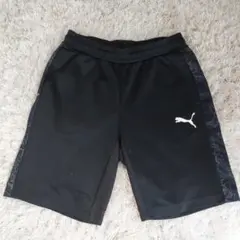 PUMA DRYCELL 黒 ハーフパンツ　150㎝