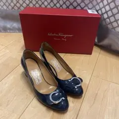 【Salvatore Ferragamo】ネイビー パテント パンプス 51/2