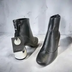 【未使用級】ZARA ショートブーツ（35）バッグジップ　チャンキーヒール　黒