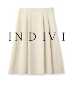 【新品tタグ付き】INDIVI48ホワイトスカート6L【新品１.５万プレゼント】