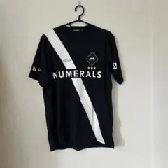 NUMERALS Tシャツ
