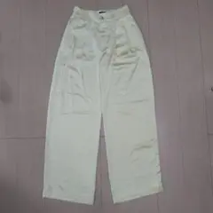 ★Bershka レディース ツータックワイドパンツ★