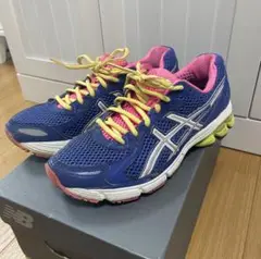 アシックス