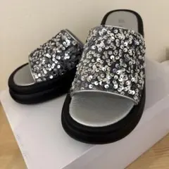 美品☆Scrambleスパンコールサンダル黒×シルバー厚底キラキラ
