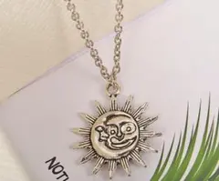新品☆安心のメルカリ便☆ デザイン ☆ 太陽 ☆ ネックレス ☆ シルバー ☆