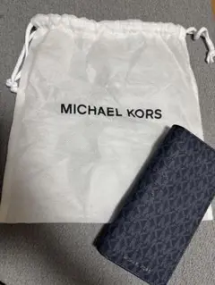 新品未使用 MICHAEL KORS マイケルコース二つ折り長財布　ネイビー