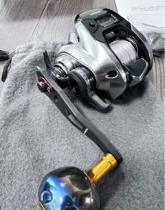 SHIMANO シマノ 炎月プレミアム151PG(左)