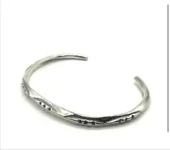 ラリースミス　EXTRA THIN TRIANGLE BRACELET