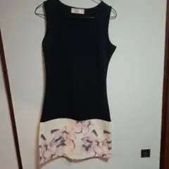 激安！黒のノースリーブワンピース 花柄