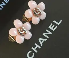CHANEL《極美品》05P ロゴ ピンク フラワー ピアス C2