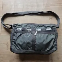 ☆LeSportsac☆グレーシンプルショルダーバッグ☆機能的定番サイズ☆