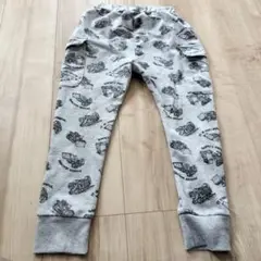 車両デザインのグレーのパンツ　120