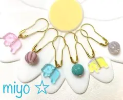 Item thumbnail for item cbbf4a94-db69-4c3d-b5a6-12ee59a4a04f