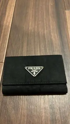 PRADA ブラック レザー キーケース