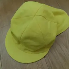 黄色のカラー帽子