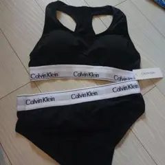 Calvin Klein ブラックブラジャーショーツセット M