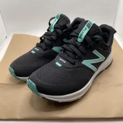 new balanceニューバランス WFLSHBW5 のスニーカー