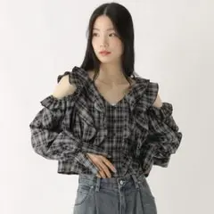 Heather ショルダーカットフリルブラウス