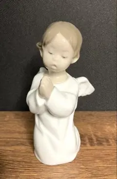 リヤドロ LLADRO 陶器製 天使の像 祈るポーズ