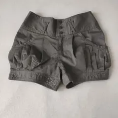 グレー ショートパンツ ボタン3つ サイドポケット
