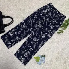 極美品　ビューティーアンドユース　ハンドフラワープリントストレートパンツ　紺　M