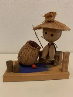 By 昭和レトロ　白浜温泉　釣り人　海女　人形置物　置物　ミニ　木工細工　こけし