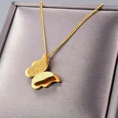 【極美品】かわいいネックレス18 K金蝶々のペンダント鎖骨チェーンc4
