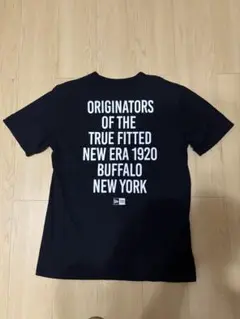NEW ERA ブラック Tシャツ