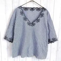 アーヴェヴェ ストライプ柄ブラウス 花刺繡 エンブロイダリーレース カジュアル