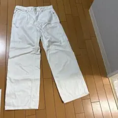 UNIQLO ホワイト ストレートデニム　ワイドフィット