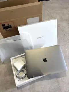 MacBookPro M2 Pro 13.3インチSSD512GB Ram8GB