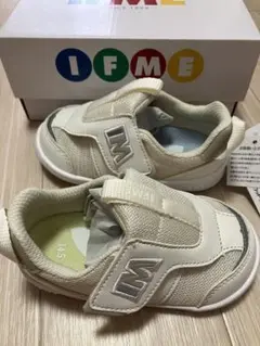 新品！14.5 IFME スニーカーシューズ　白　ベージュ　イフミー　ベビー