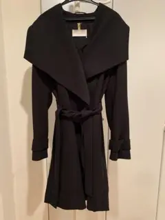 黒のトレンチコート