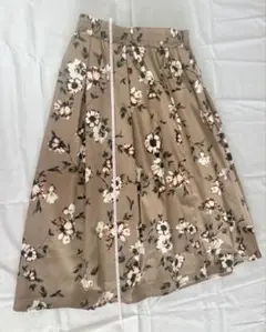 フラワー柄 ベージュ ロングスカート Mサイズ