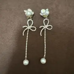 ハンドメイド　リボンデザインのパールイヤリング