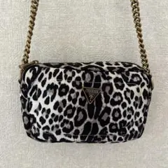 GUESSチェーンショルダーバッグ