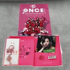 TWICE トゥワイス ワンス ONCE 会報 会報誌 キーホルダー ピンバッジ