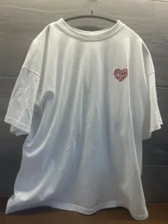 ホワイト Tシャツ ハート刺繍 NEMLY ELATED POSE