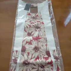 【新品】ジョワイユ 赤い花柄のエプロン 1枚