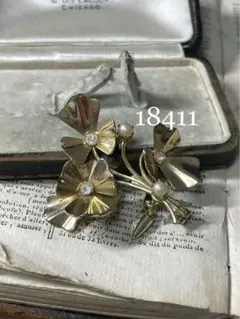18411 ゴールドのお花のブローチ